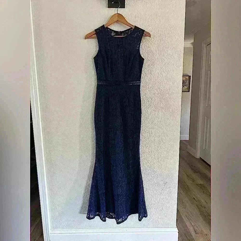 Lulu’s Navy Blue Lace Sleeveless Maxi Dress, Size Small fit n’ flare bridesmaids